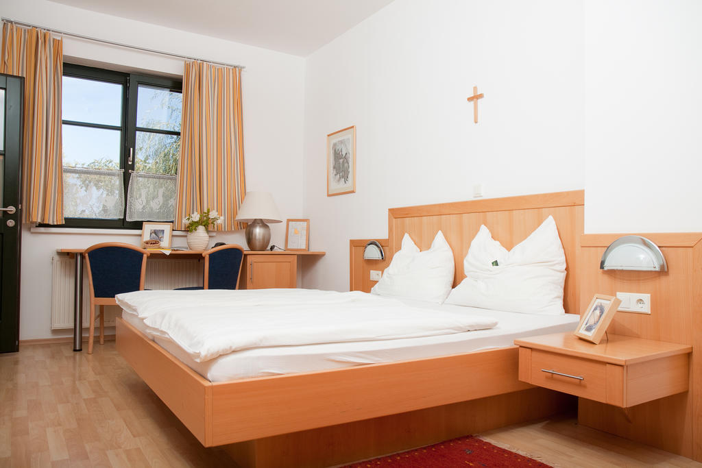 Pension Gartner Wallern im Burgenland 객실 사진